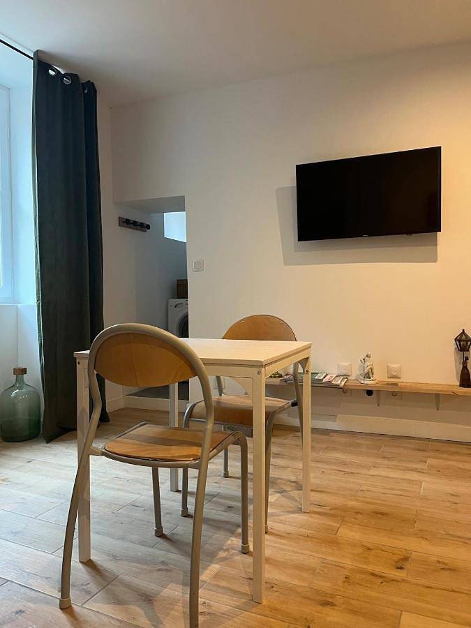 Appartement entier, Studio climatisé in Trévoux, Ain