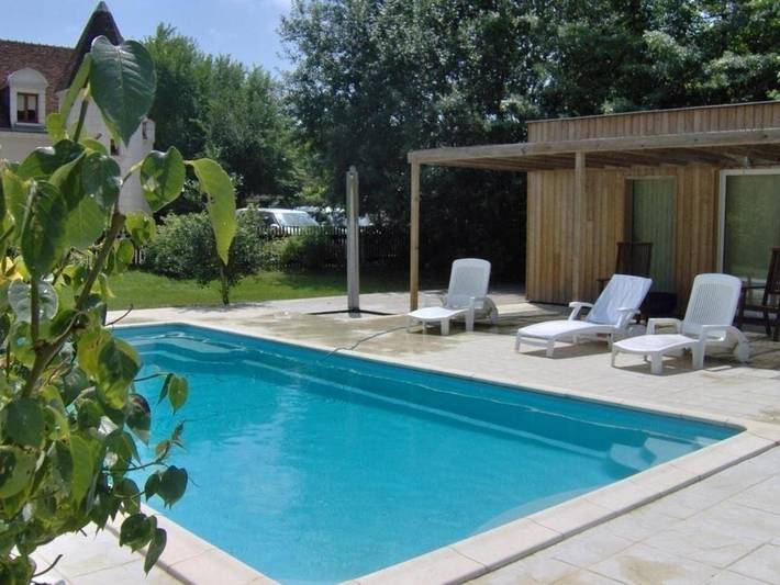 Gîte pour 3 personnes, avec terrasse ainsi que piscine et jardin à Limeray - 2