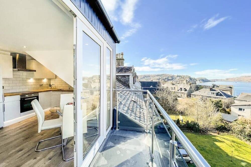 Ganze Wohnung, The Penthouse, Beautiful sea views, Centre of Oban in Oban, Loch Linnhe