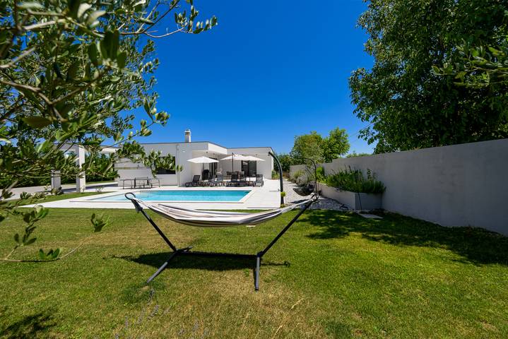 Villa pour 8 personnes, avec terrasse et jardin ainsi que piscine et sauna, animaux acceptés à Pomer - 3
