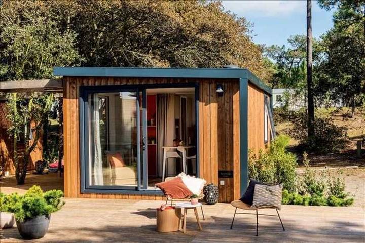 Camping pour 2 personnes, avec bassin pour enfant ainsi que piscine et terrasse à Vendres - 3