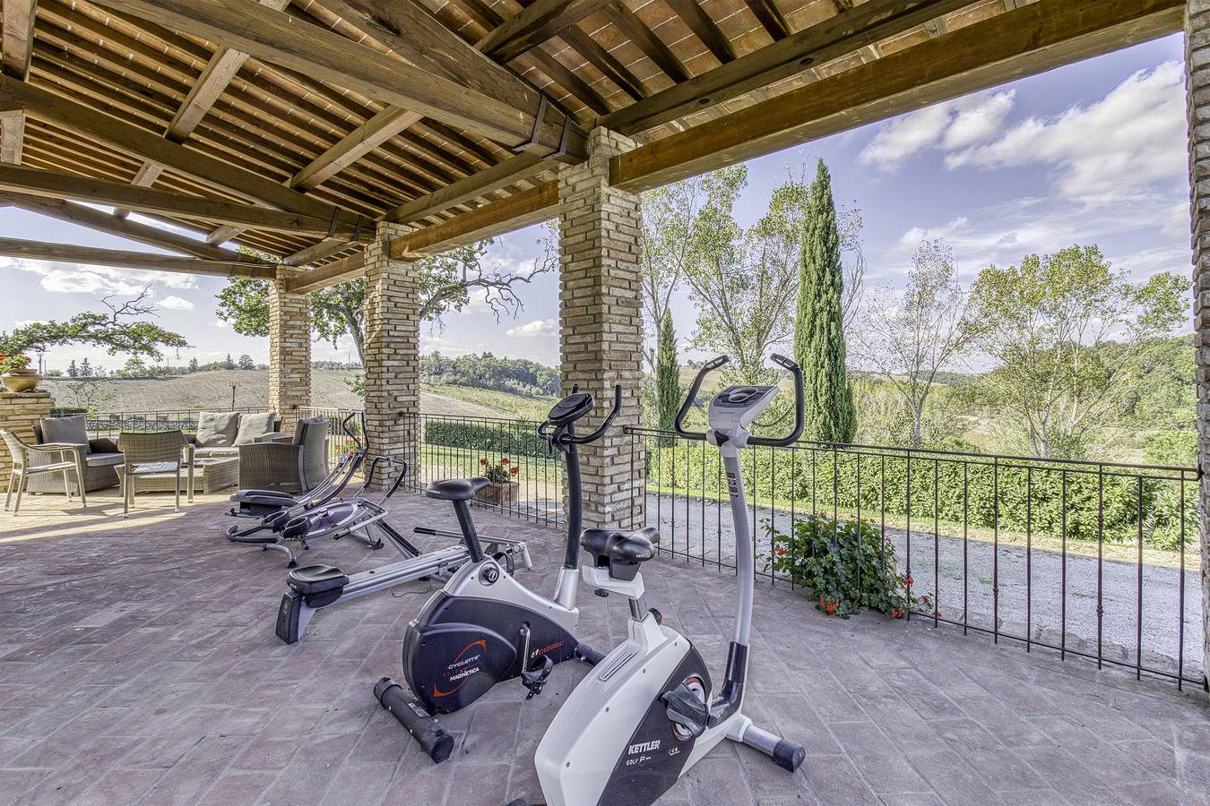 Maramaldo Sassicaia, Shared Pool, Chianti in Castelfiorentino, Florenz Provinz