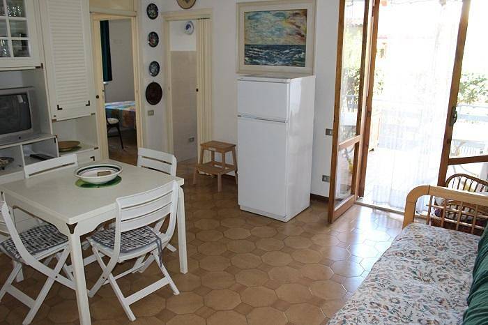 Entire apartment, Holiday apartment for 6 people with terrace in Riviera del Conero