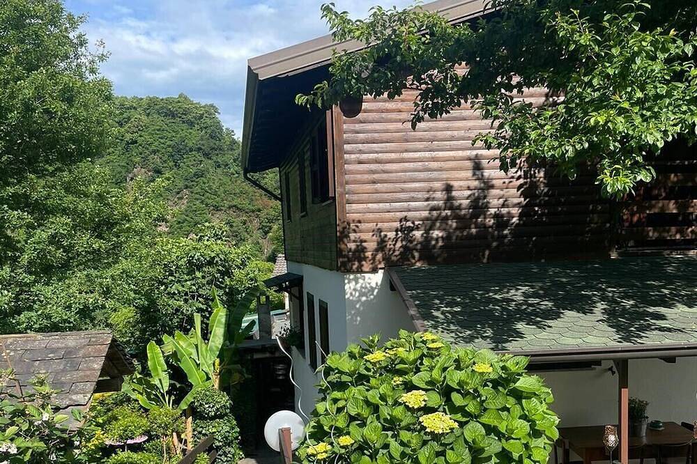 Grande baita nel Parco,con giardino e casa degli Elfi. in Morbegno (Borgo), Morbegno