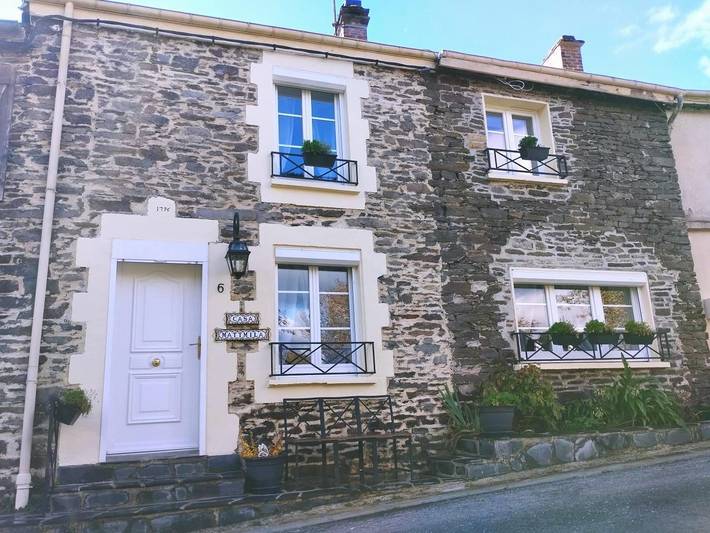 Gîte pour 6 personnes, avec terrasse et jacuzzi, animaux acceptés dans les Ardennes