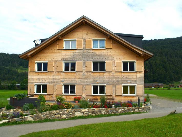 Ferienwohnung für 3 Personen, mit Balkon und Ausblick in Bezau