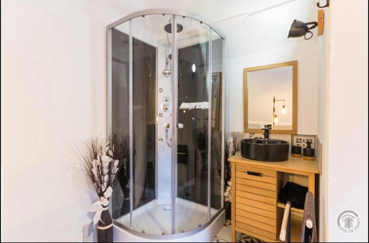 Gîte pour 4 personnes, avec vue et jardin à Juaye-Mondaye - 4