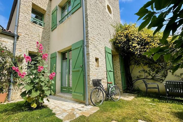 Location de vacances pour 6 personnes, avec Jardin à Longèves