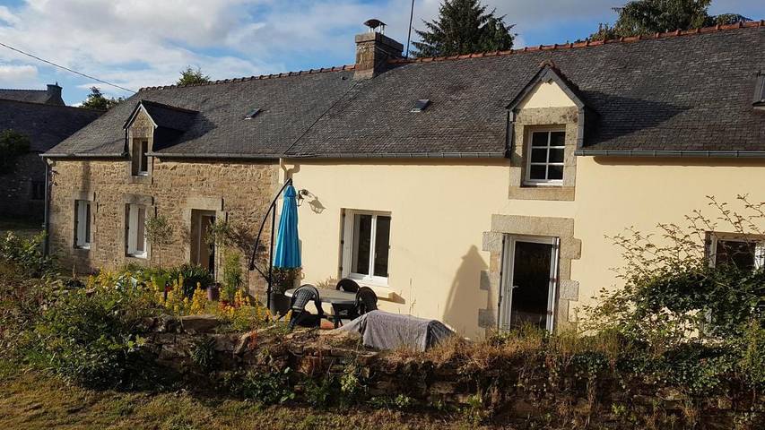 Location de vacances pour 6 personnes, avec vue et jardin à Plouray - 3