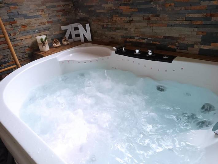 Gîte pour 2 personnes, avec jardin et jacuzzi dans La Vallée Heureuse à Sorède - 4