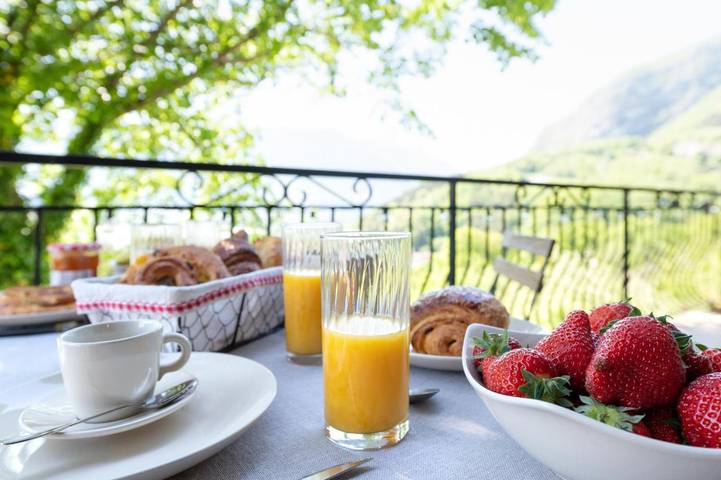 Location de vacances pour 5 personnes, avec Balcon ainsi que Terrasse et Jardin à Saint-Martin-le-Vinoux