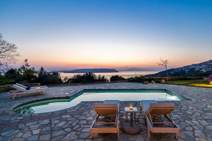 Ferienhaus für 8 Personen, mit Meerblick und Balkon sowie Terrasse und Garten auf Skopelos