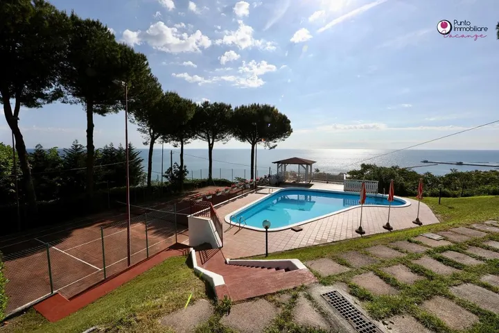 Villa per 8 persone, con giardino e panorama nonché piscina - 1