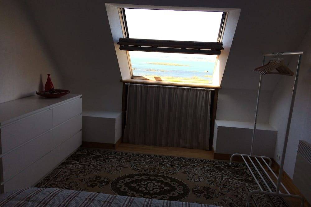 Maison pied dans l'eau, proche de roscoff avec vue imprenable sur l ile de batz in Santec, Ceinture Dorée