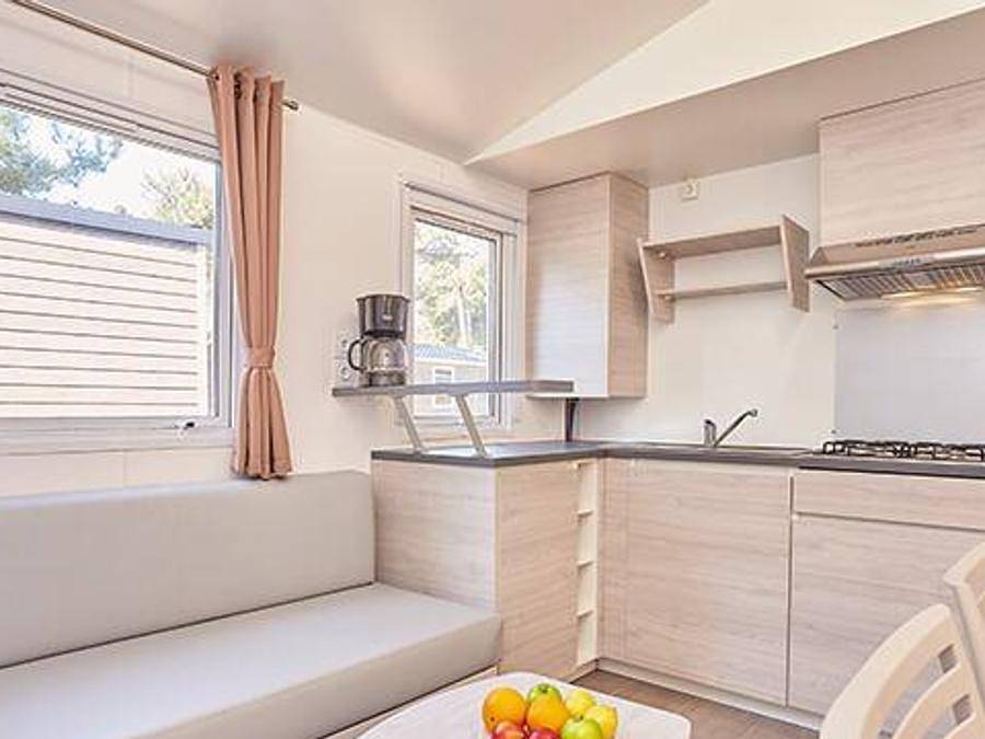 Aunis Club Vendée - Mobilhome 8 personnes - Comfort | 4 Ch. | 8 Pers. | Terrasse surélevée | 2 Sdb | Clim. in La Tranche-sur-Mer, Vendée