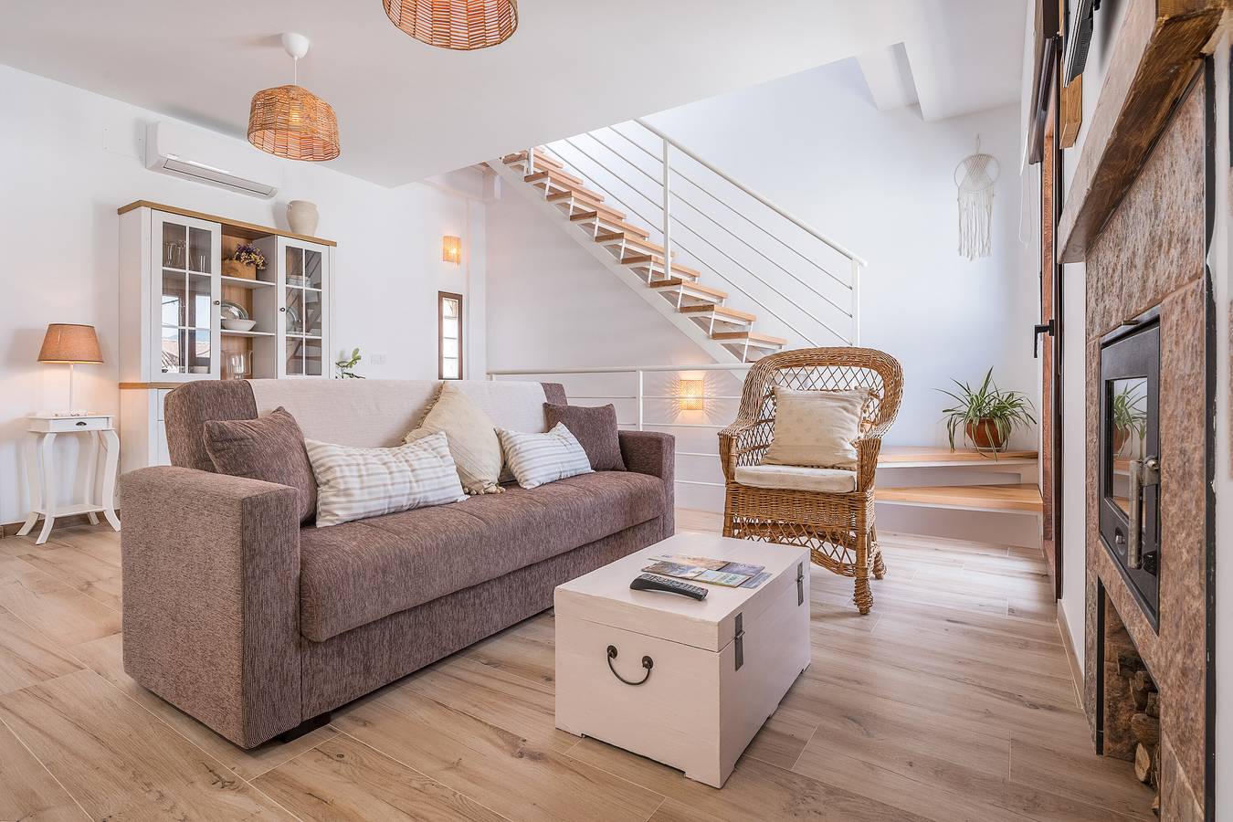 Apartamento entero, Apartamento 'El Santo' con vistas a la montaña, Wi-Fi y aire acondicionado in Melegís, El Valle