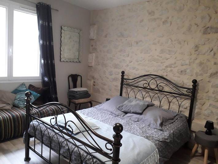 Gîte pour 2 personnes, avec Terrasse ainsi que Jardin et Vue à Tombebœuf
