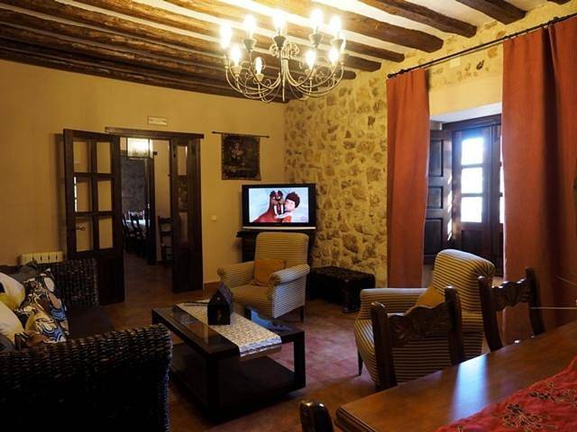 Casa rural para 21 personas, con Balcón y Terraza además de Jardín y Piscina en Fuentelespino de Haro - 4