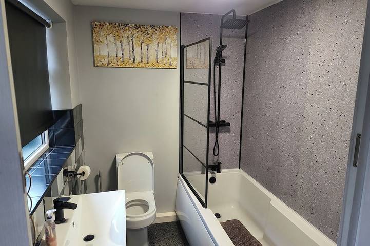Apartamento entero, Apartment - Sleeps 5 - Great Location - Parking in Stoke-on-Trent, Midlands