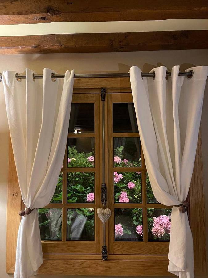 Location de vacances pour 6 personnes, avec jardin ainsi que piscine et vue à Manerbe - 4