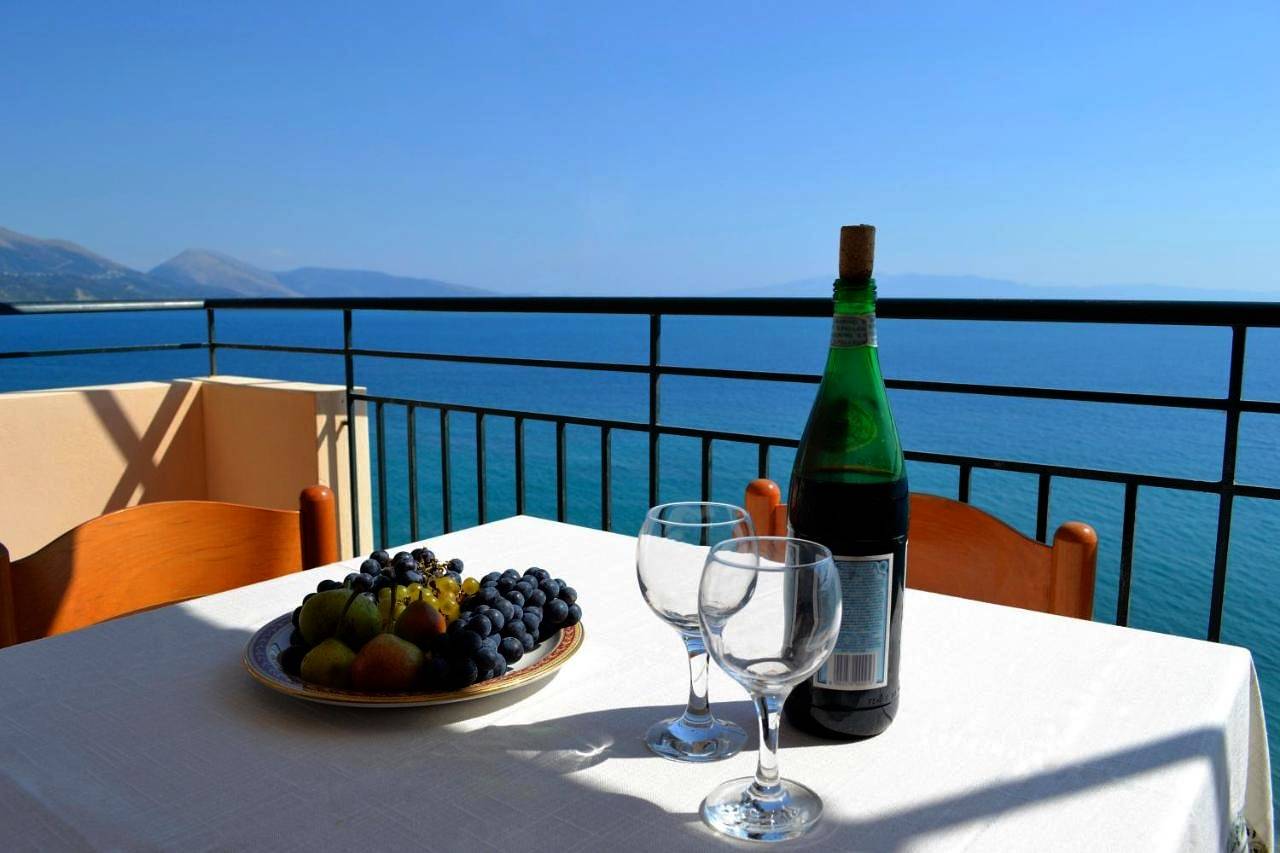 Triple Room with Sea View in Himarë, Vlorë