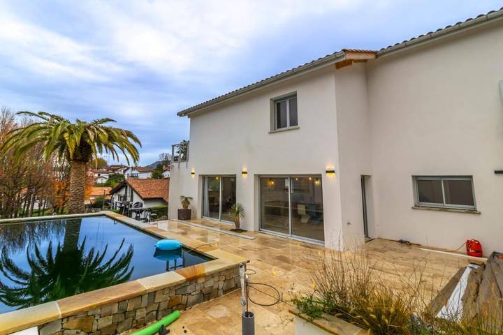 Maison d’hôte pour 3 personnes, avec terrasse et vue, animaux acceptés à Hendaye - 2
