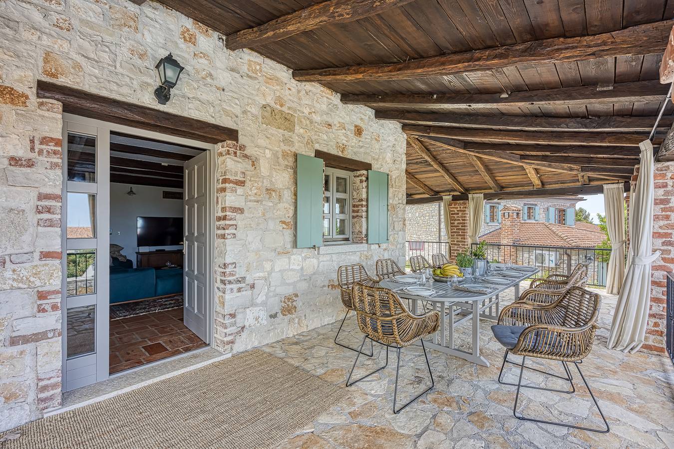 Rustic Istrian Villa Amyra With Pool in Sveti Lovreč Pazenatički, Zentralistrien