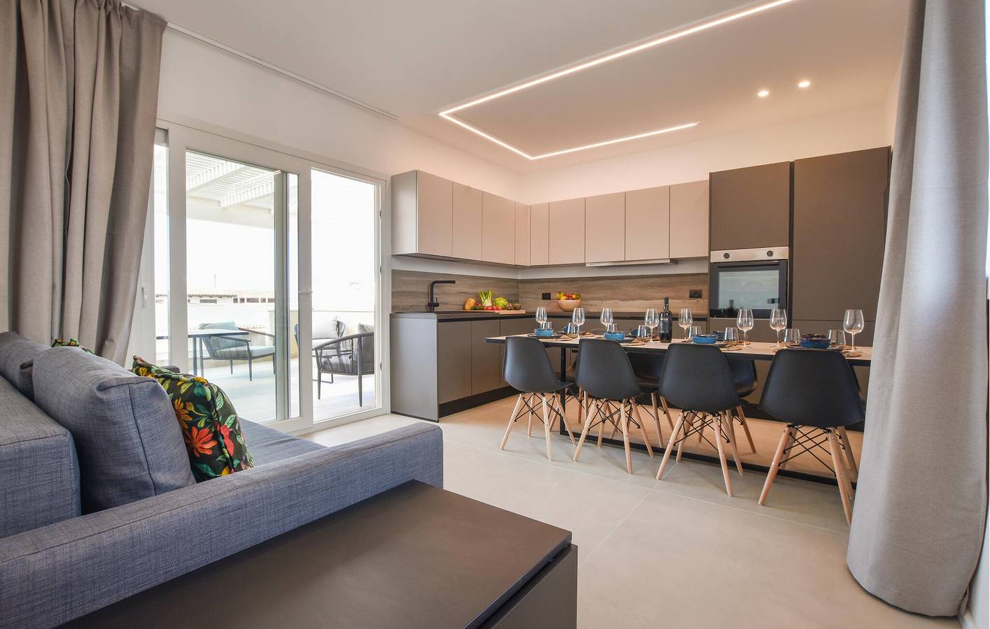 Ganze Ferienwohnung, Riverside Rückzugsort: A/C, Terrasse, Küche, Parkplatz in Trappeto, Palermo Provinz