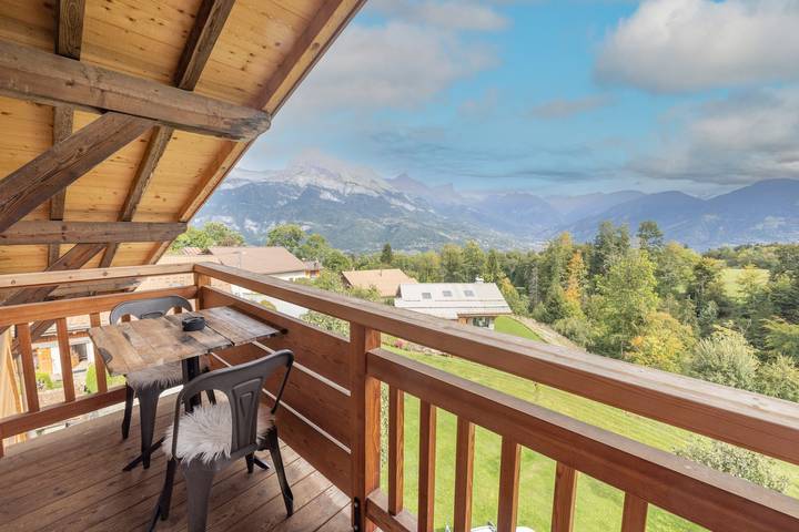 Gîte pour 14 personnes, avec Balcon et Jardin