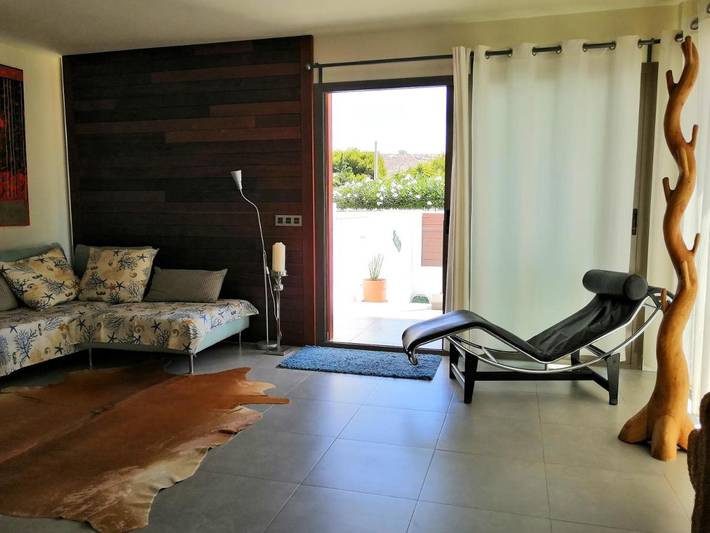 Location de vacances pour 6 personnes, avec vue ainsi que terrasse et piscine, animaux acceptés à Agua Amarga - 3