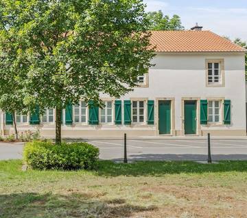 Gîte pour 3 personnes, avec vue ainsi que jardin et terrasse à Differdange