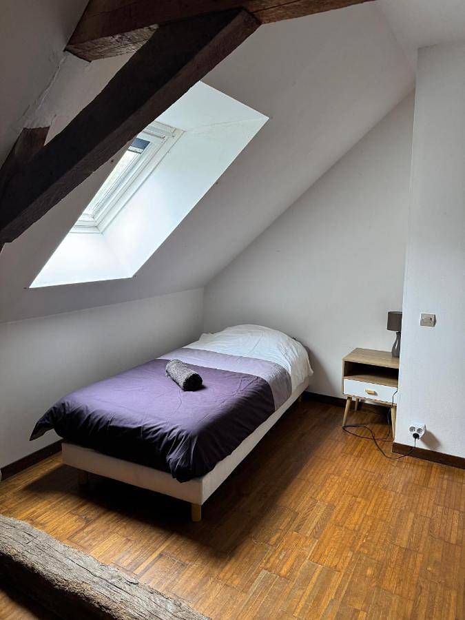 "Rêves de Gamins", Chambre de droite, 4 couchages dans gîte de campagne "La Camusière", proche du Pôle Européen et du circuit des 24h in Champagné (Sarthe), Sarthe