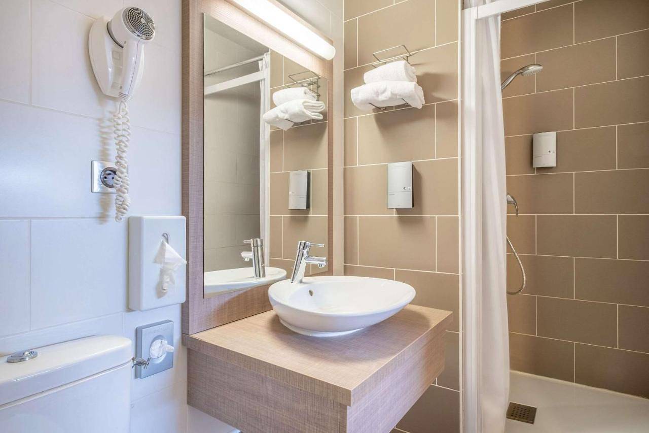 Comfort Hotel Linas - Montlhery in Linas, Essonne