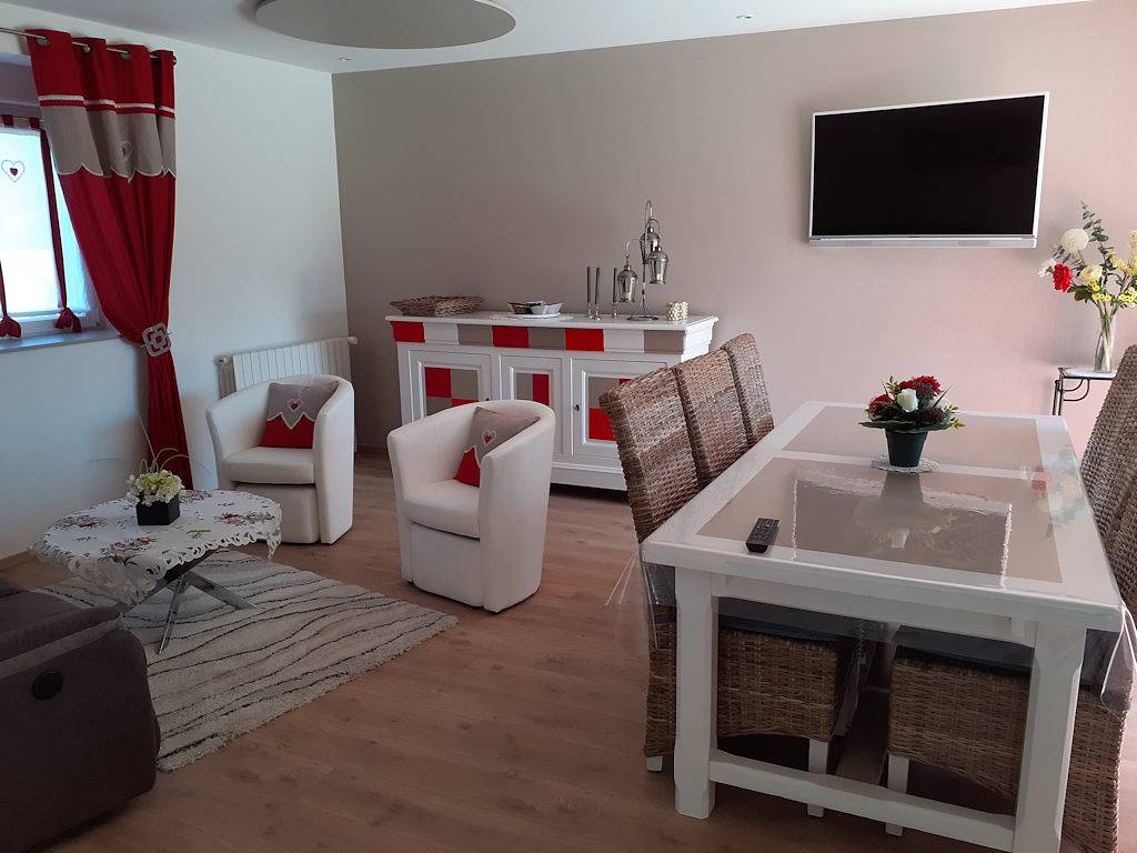 La Maison du Bonheur - Chambre Orange in Bréhal, Région de Coutances