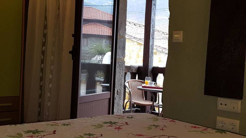 Casa rural para 6 personas, con terraza y vistas, Se admiten mascotas en Valle de Soba - 2