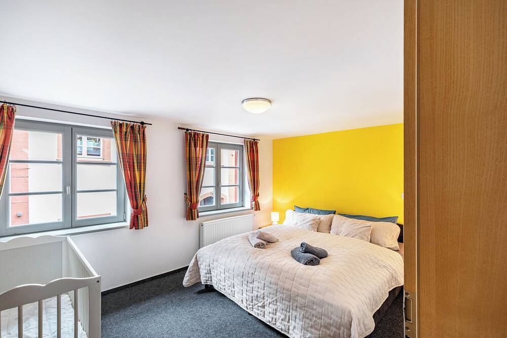 Ganze Wohnung, Bacharach Altstadt – Rhein & Wein | Burgblick, 3 Sz, 2 Bäder, bis 7 Pers in Bacharach, Mittelrhein