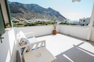 Maison d’hôte pour 3 personnes, avec balcon ainsi que vue et jardin dans Sifnos