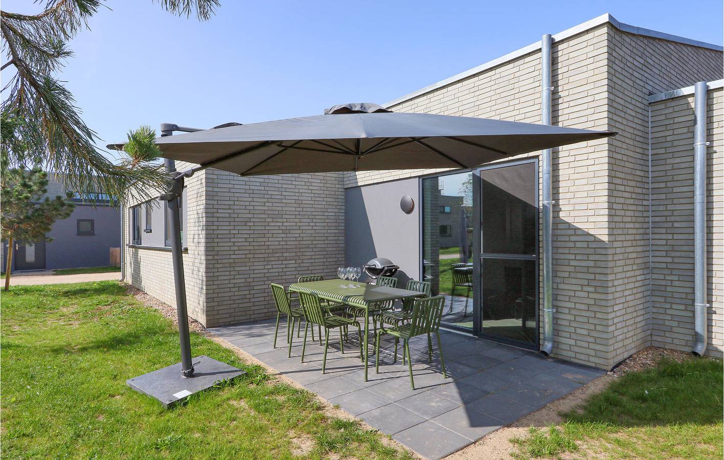 Cozy 97m² Apt: Kitchen, TV, Parking, Terrace, Internet in Marissa Ferienpark, Lembruch