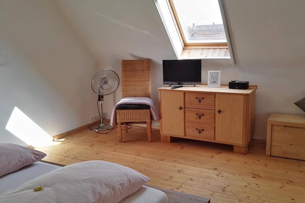 Ganze Wohnung, Ferienhaus mit Bauwagen, Garten und Grillmöglichkeit in Gunzenhausen, Fränkisches Seenland