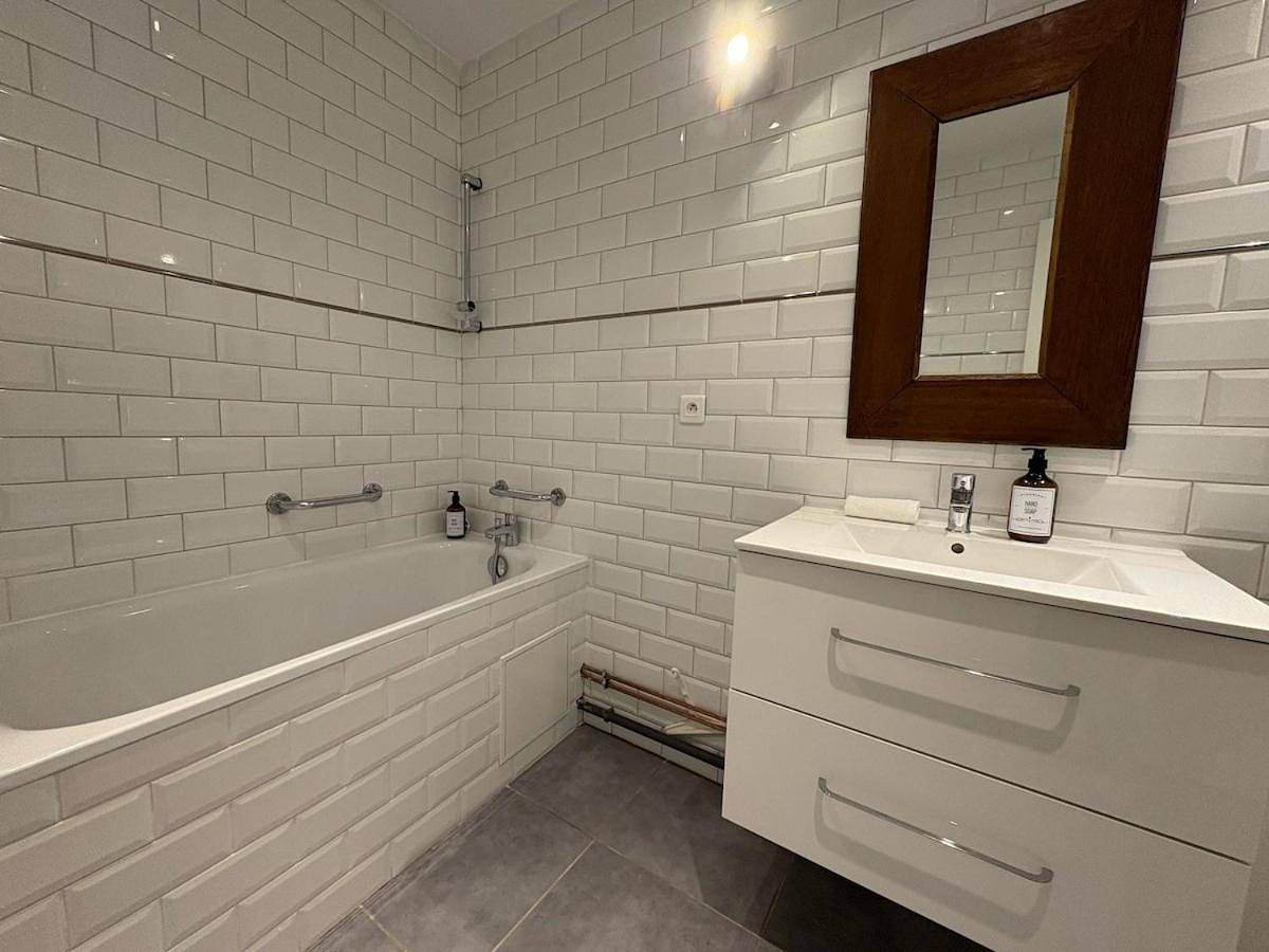 Appartement entier, Three-Bedroom Apartment in Montfort-l'Amaury, Parc naturel régional de la Haute Vallée de Chevreuse