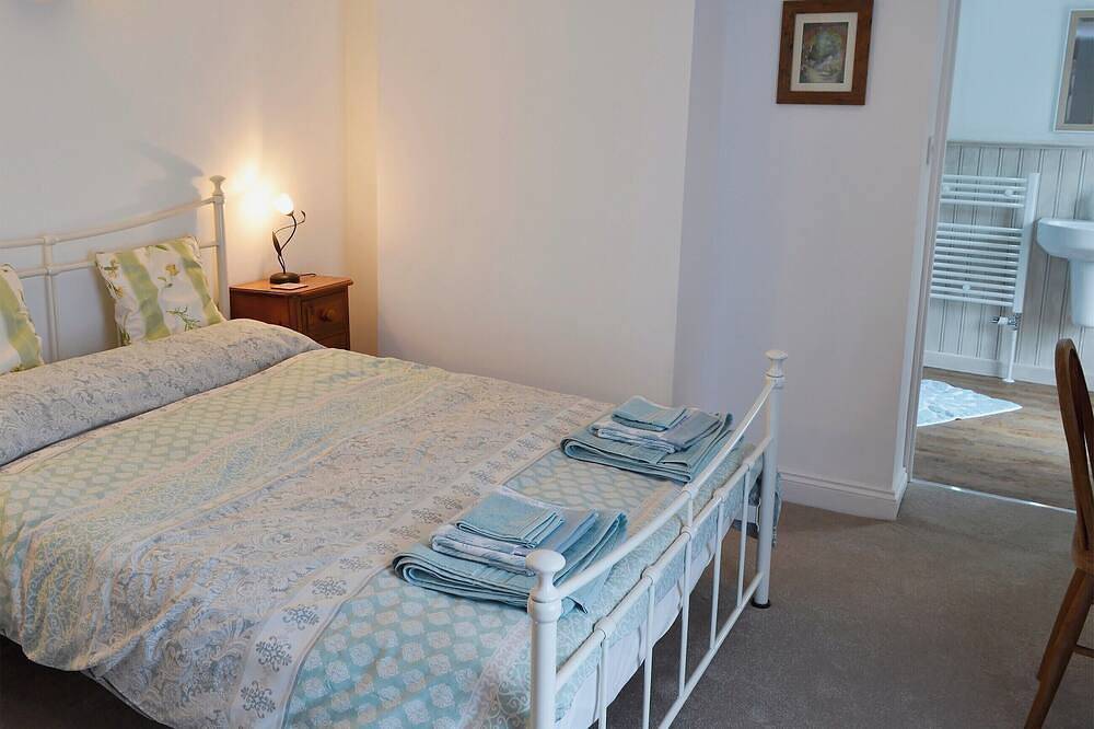 2 bedroom accommodation in Broadstairs in Botany Bay, Kent
