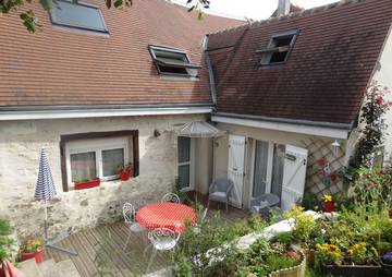 Gîte pour 8 personnes, avec jardin et terrasse, animaux acceptés à Saint-Julien-de-Chédon