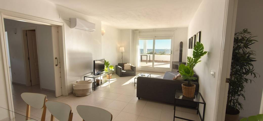Entire apartment, Ancla Penthouse With Private Pool in Cala Calafató (Terres de l'Ebre), Calafat