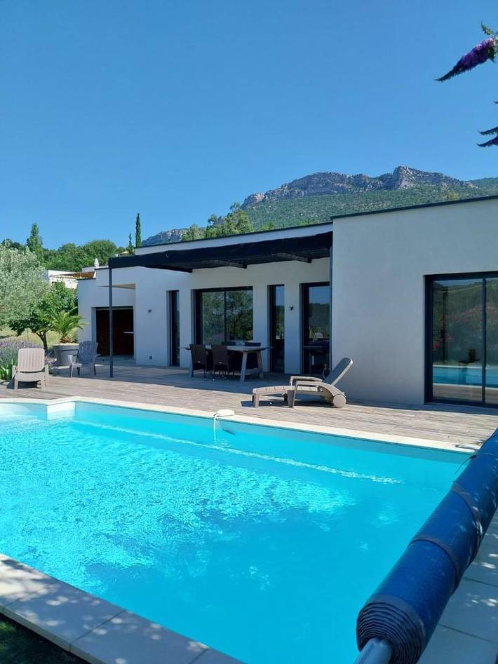 Gîte für 8 Personen, mit Garten und Pool sowie Terrasse