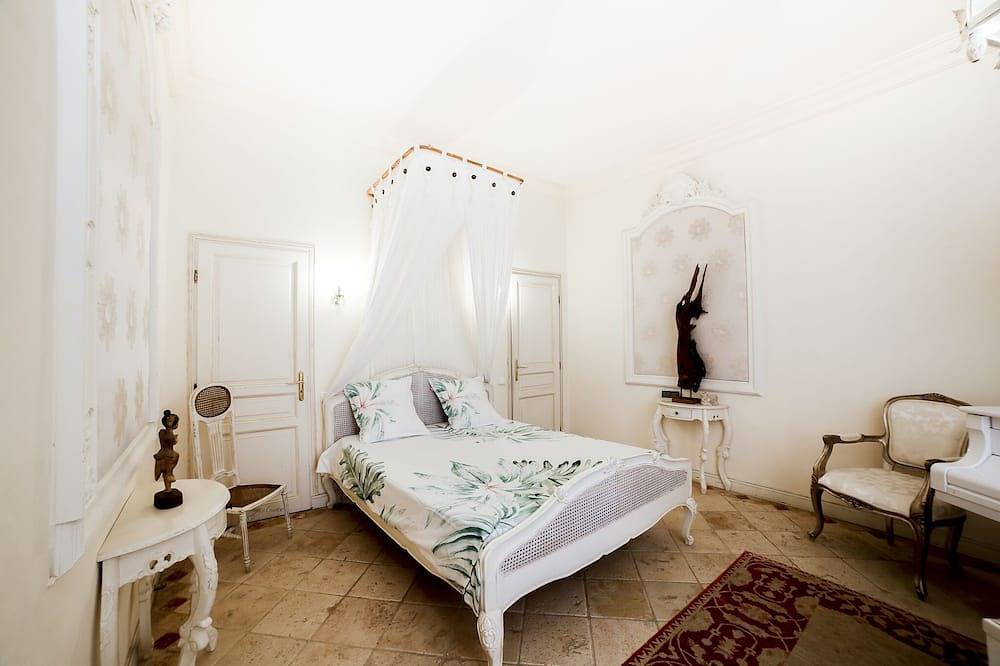 18th century town house with private pool Lyon L Île Barbe in Lyon, Lyon et ses environs