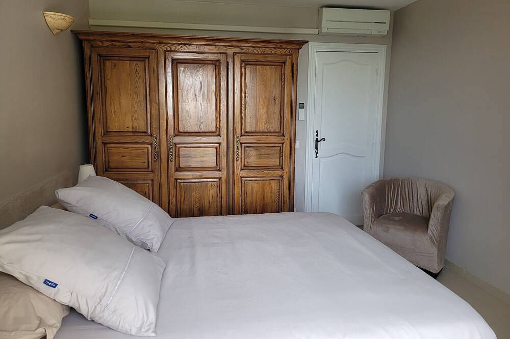 Appartement entier, Family Apt with Pool & Kids’ Garden Monaco in La Turbie, Côte méditerranéenne (France)