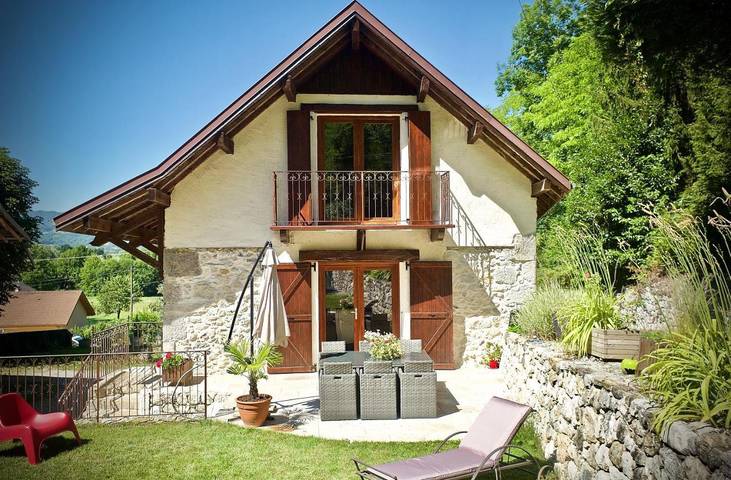 Maison d’hôte pour 5 personnes, avec Balcon et Terrasse ainsi que Jardin et Vue