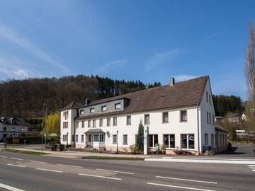 Ferienhaus für 42 Personen in Schleiden, Nationalpark Eifel, Bild 3