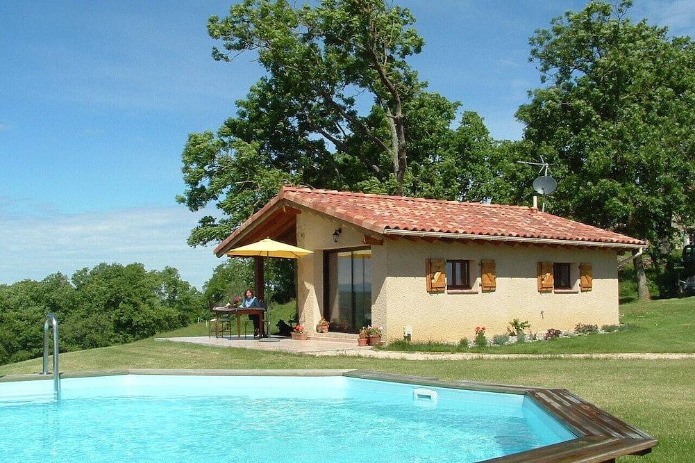 Peaceful Gite + Private Pool Exclusively for you +Magnificent Panoramic Views in Lalanne, Hautes-Pyrénées