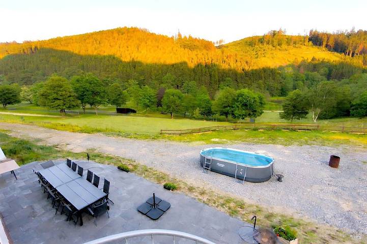 Ferienhaus für 18 Personen, mit Sauna und Whirlpool sowie Garten in Schmallenberg